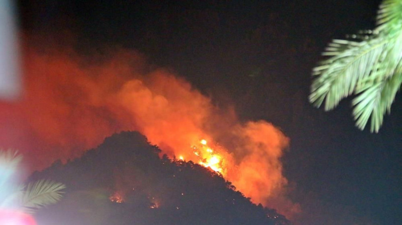 Kemer 35 saattir cayır cayır yanıyor! Alevler gece yeniden yükseldi, yoğun müdahale devam ediyor! - Resim: 3