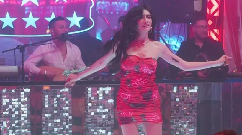 Hazar Ergüçlü'nün 'Dilber' dansıyla meşhur oldu! Sahne fiyatını 4 bin TL'den 300 bin TL'ye çıkardı! - Resim: 2