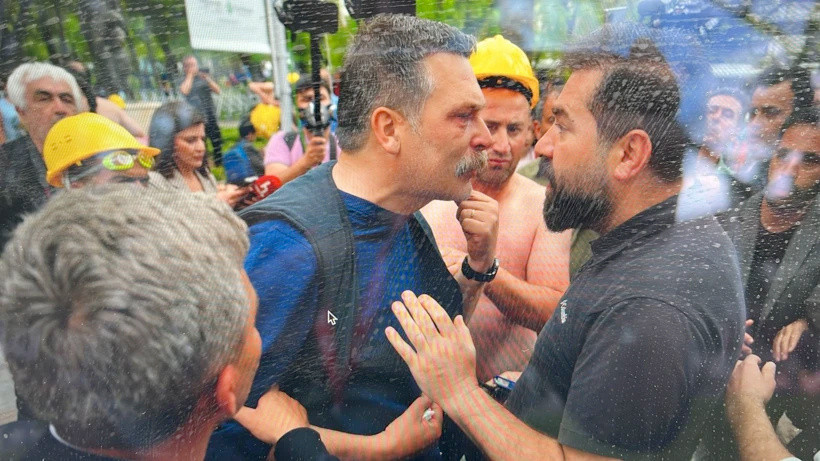 A&ccedil;lık grevindeki madencilere gazlı m&uuml;dahale! Erkan Baş'ın suratına da sıkıldı - Resim: 3