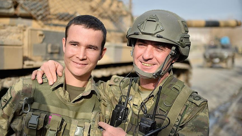 Yaralı polise canını siper eden kahraman asker - Resim: 1