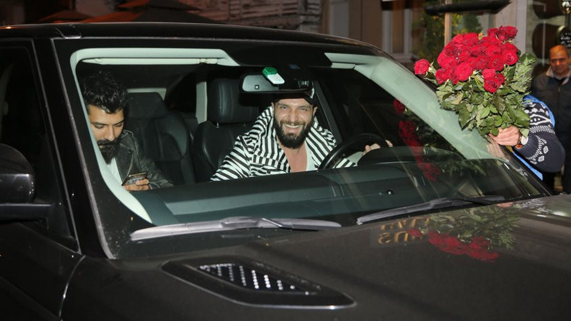 Berkay'dan romantik jest! - Resim: 1