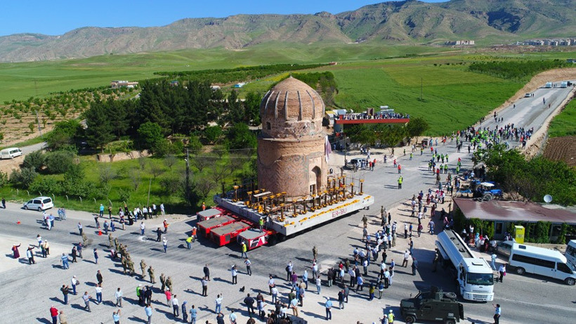 Hasankeyf'ten müthiş bir görüntü türbe ayaklanıp gitti - Resim: 1