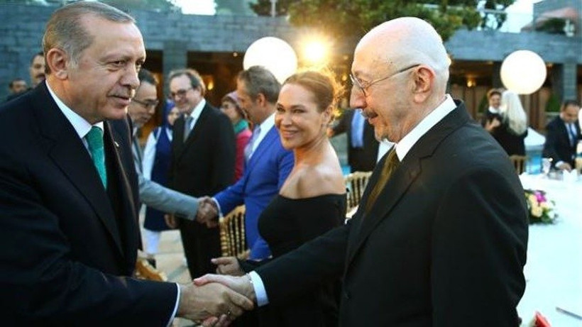 Kıyafeti çok eleştirilmişti Hülya Avşar'dan dekolte açıklaması - Resim: 3