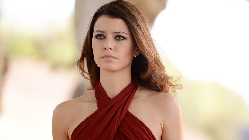 Beren Saat ayda 500 bine hayır diyemedi  - Resim: 1