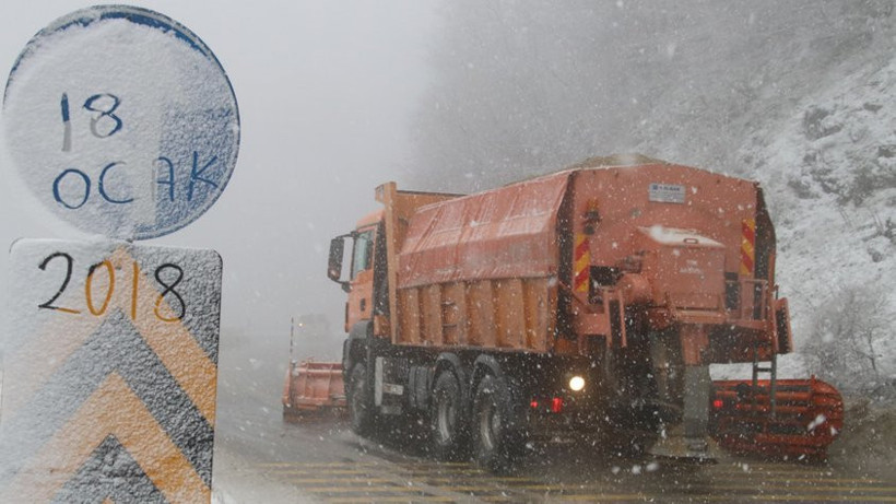 Kar yağdı okullar tatil oldu! - Resim: 1