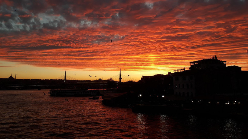 İstanbul'da muhteşem günbatımı manzarası - Resim: 2