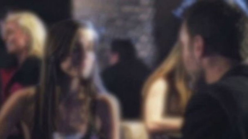 Ortalık bu skandalla sallandı masada tanıştılar tuvalette seviştiler! - Resim: 1