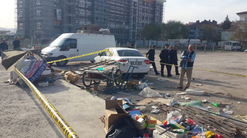 Çorum'da kaza yapan otomobil seyyar satıcıların arasına daldı - Resim: 3