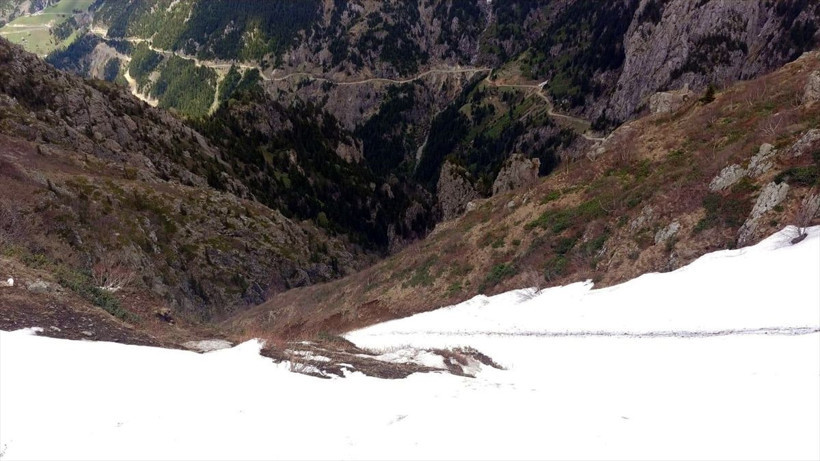 Dünyanın en tehlikeli yolunda görevde olan AA muhabiri uçuruma yuvarlandı - Resim: 4