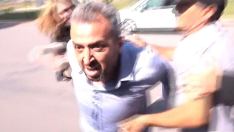 Esra Erol'da şoke eden anlar! Canlı yayında iş adamından muhabirlere dayak - Resim: 3