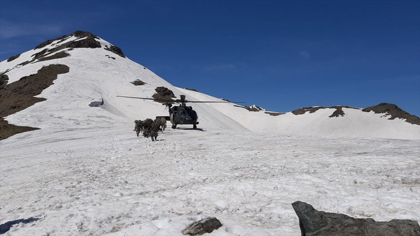 Diyarbakır'da PKK'ya nefes aldırılmıyor Teröristlere ait kış sığınaklarından neler çıktı - Resim: 3