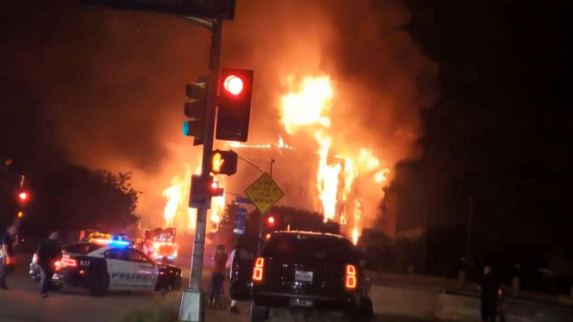 ABD’de 115 yıllık otel yangında kül oldu - Resim: 1