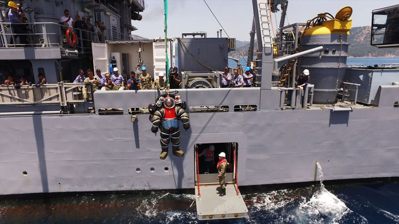 Ege'deki tatbikatta dikkat çeken görüntü - Resim: 4