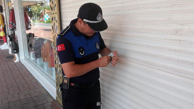 Antalya'da turistleri dolandıran kuyumcu dükkanı mühürlendi - Resim: 4