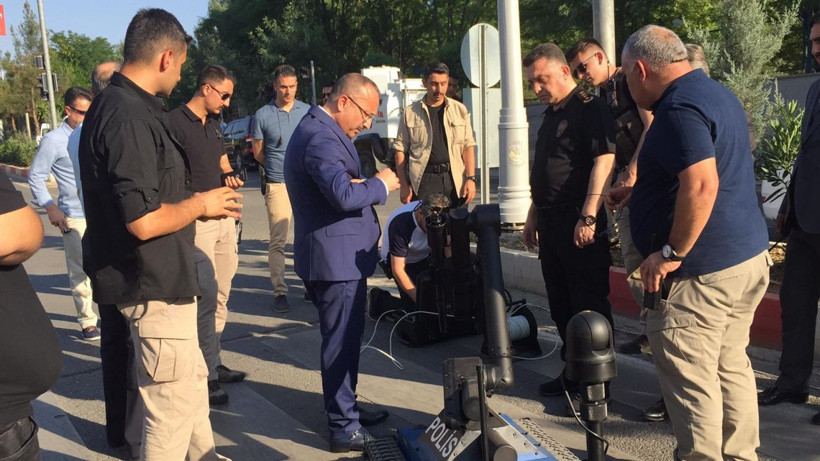 Siirt Valiliğinin önüne bırakılan bidon paniğe neden oldu - Resim: 4