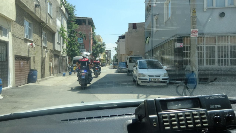 36 suç kaydı bulunan hırsız çatıya sıçradı ama polisten kaçamadı - Resim: 2