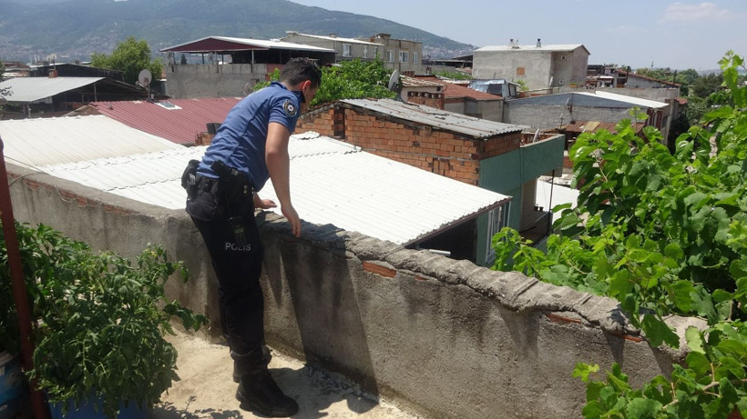 36 suç kaydı bulunan hırsız çatıya sıçradı ama polisten kaçamadı - Resim: 4