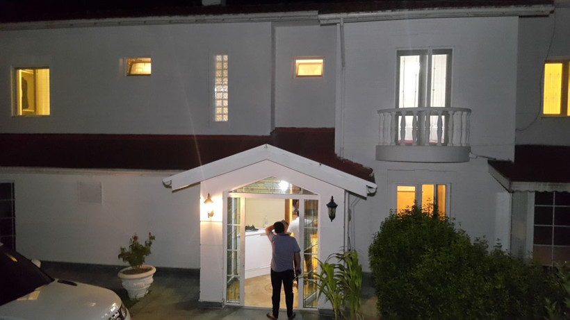 Bal satışıyla tanınan Ekrem İncel yatak odasını görünce şok oldu! - Resim: 4