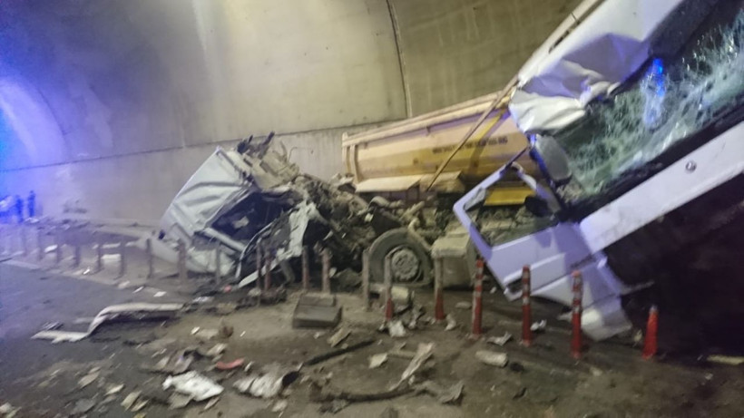 Sabiha Gökçen Havalimanı bağlantı yolundaki tünelde feci kaza meydana geldi - Resim: 2