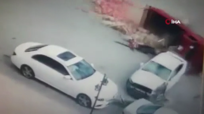 Malatya'da 6 kişinin yaralandığı kaza güvenlik kamerasına yansıdı - Resim: 3