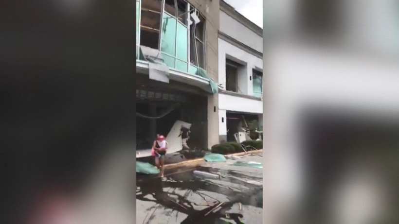 ABD’de AVM’de patlama… Olay yeri savaş alanına döndü - Resim: 1