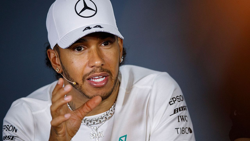 Dünyaca ünlü Formula 1 pilotu Hamilton jetini sattıktan sonra böyle görüntülendi! - Resim: 3