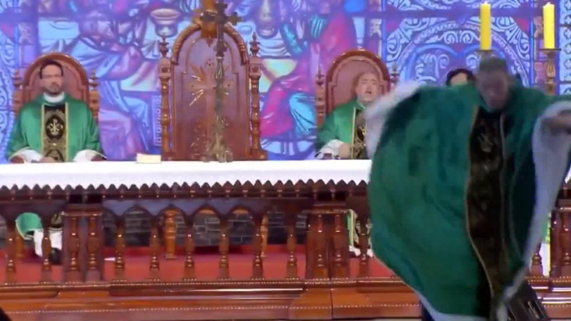 Şişmanlar cennete gidemez diyen rahibi şişman bir kadın rezil etti - Resim: 3