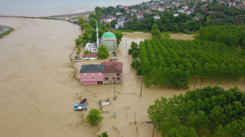 Düzce'de sel ve heyelan felakati! Bakan Soylu acı bilançoyu verdi - Resim: 4