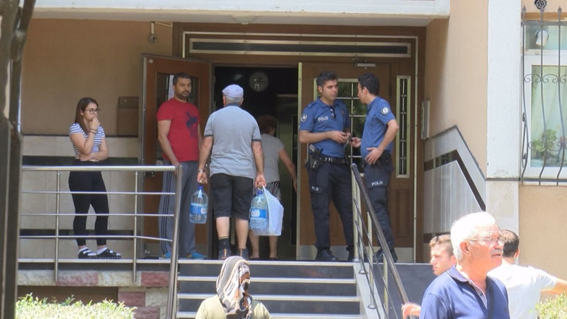 Beylikdüzü'nde bir kişi tartıştığı kayınpederi ve eşini vurduktan sonra intihar etti! - Resim: 4