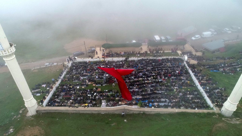 Üstü açık cami ziyaretçi akınına uğruyor! Gümüşhane'de açık hava ibadeti - Resim: 2
