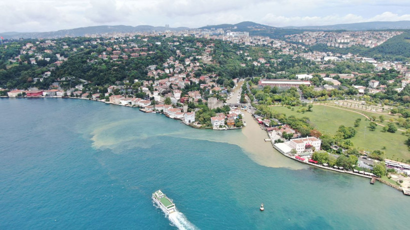 İstanbul Boğazı'nı görenler şaşkına döndü! - Resim: 2