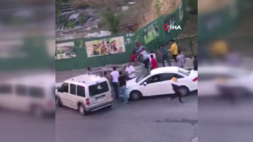 İstanbul Beylikdüzü'nde pompalı tüfekli sopalı kavga - Resim: 1