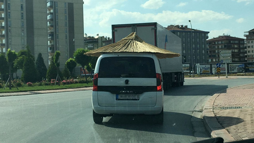 Konya'da trafikte plaj şemsiyeli otomobil görenleri şaşırttı! - Resim: 4