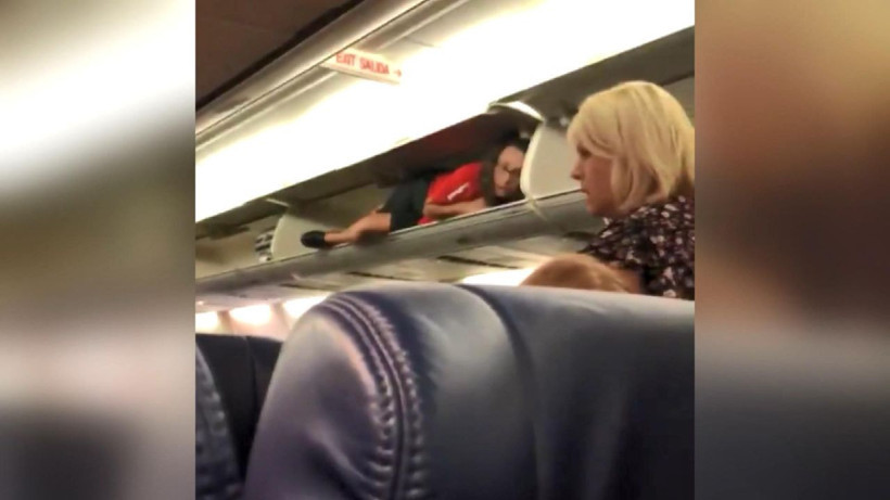 Hostesi bu halde görenler şaştı kaldı - Resim: 1