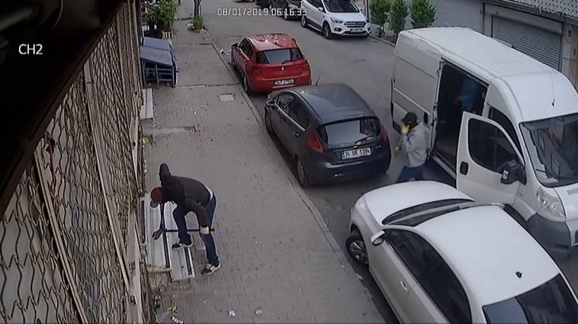 İstanbul Sultangazi'de 5 dakikada 200 bin liralık hırsızlık - Resim: 1