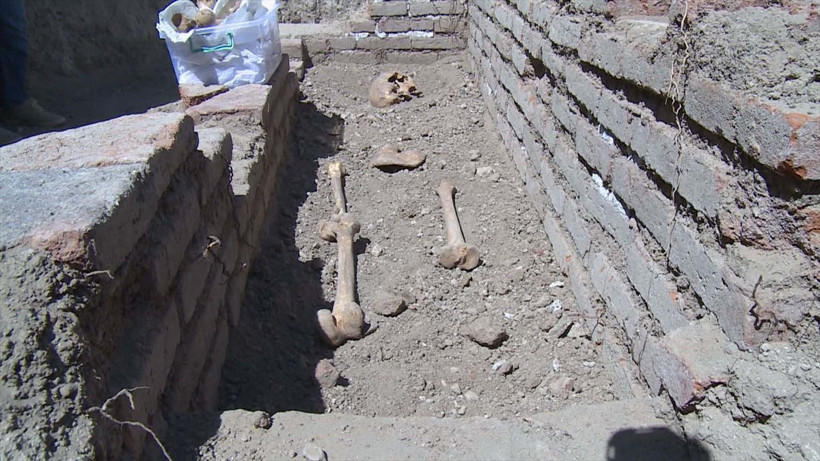 Erzurum'da defineciler tarafından tahrip edilmişti! Sandukada 'Sultan Alaaddin' yazıyor - Resim: 3