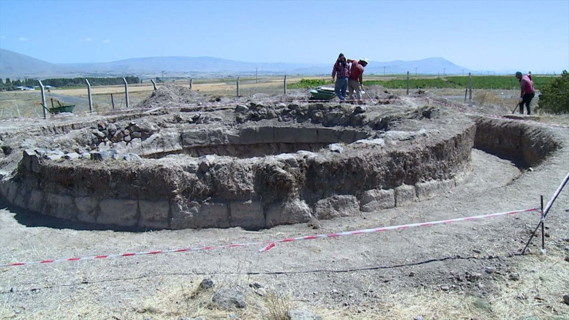 Erzurum'da defineciler tarafından tahrip edilmişti! Sandukada 'Sultan Alaaddin' yazıyor - Resim: 4