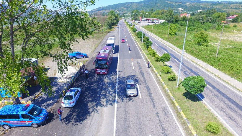 Jandarma bu kez ceza kesmedi! Bakın bu sefer ne yaptı - Resim: 1