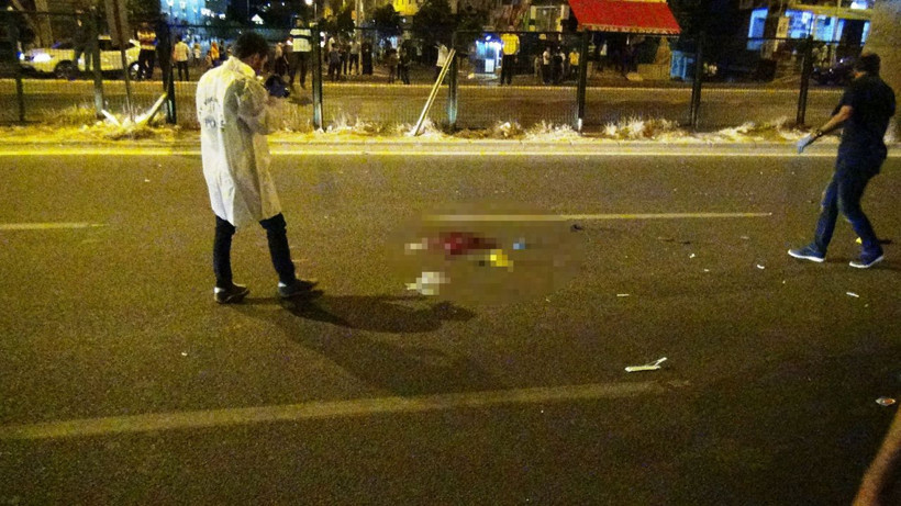 Diyarbakır'da köprüden atlayan gencin üzerinden araç geçti - Resim: 1