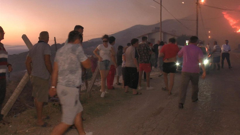 Marmara Adasındaki yangın 10 saatte kontrol altına alınabildi! 80 hektar.. - Resim: 2