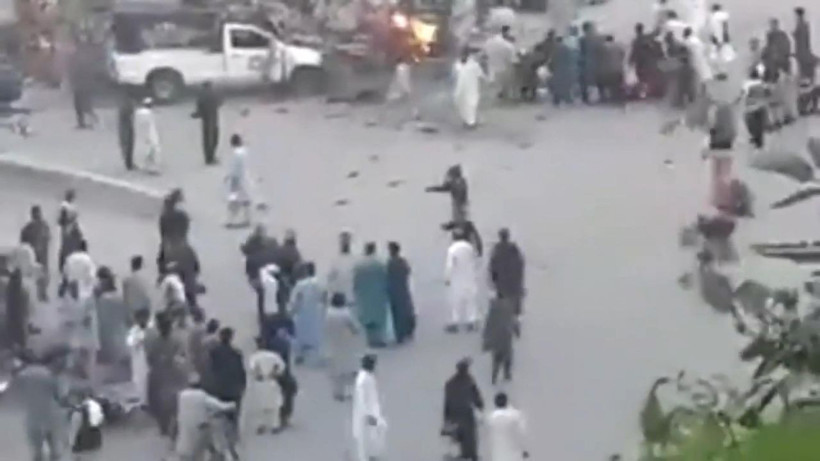 Pakistan’da bir camide patlama oldu! Ölü ve yaralılar var - Resim: 2