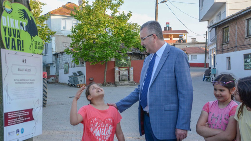 Bursa'da 12 yaşındaki Beyzanur'un leyleklerle dostluğu şaşırtıyor! - Resim: 2