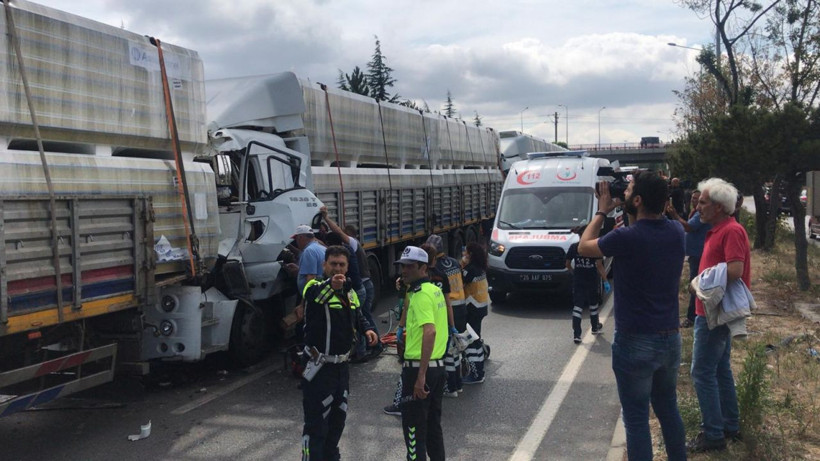 Eskişehir’de zincirleme trafik kazası 2 yaralı - Resim: 1
