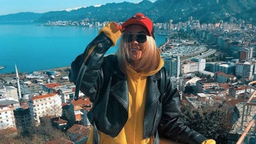 Futbolcu Mykola Moroziuk'un eşi futbol topunu düşürmeden soyundu - Resim: 2