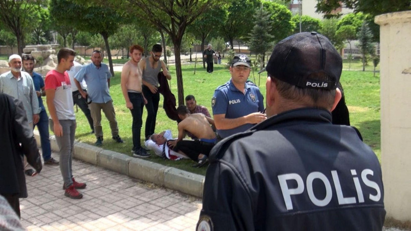 Erzurum'da bahşiş zarfı kavgasında 4 kişi bıçaklandı - Resim: 2