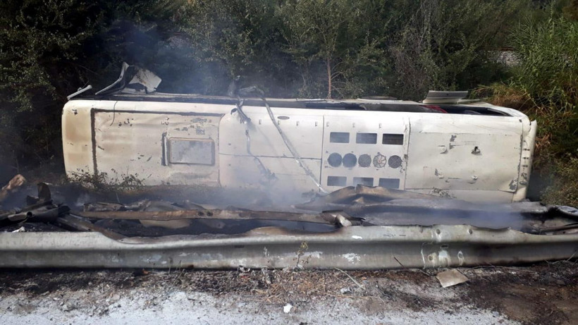 Aydın’da devrilen servis otobüsü alev aldı! Can pazarı... 20’si ağır 45 yaralı - Resim: 2