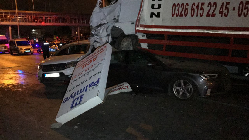 Hatay’da 10 araçlı zincirleme kaza 13 yaralı - Resim: 4