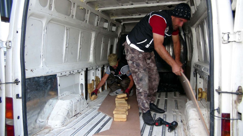 Erzurum'da 1 milyon lira değerinde 61,5 kilo eroin ele geçirildi - Resim: 2