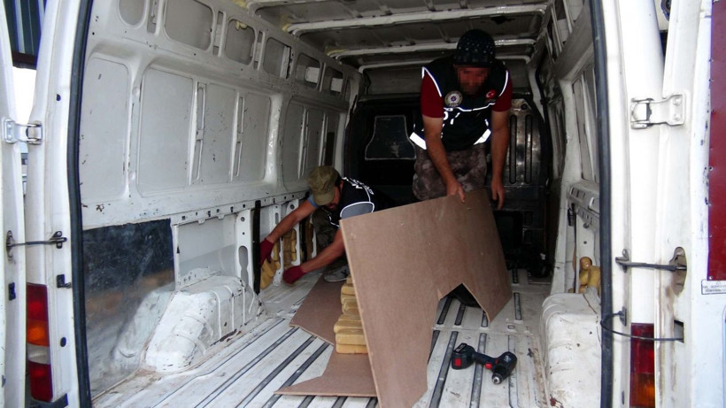 Erzurum'da 1 milyon lira değerinde 61,5 kilo eroin ele geçirildi - Resim: 3