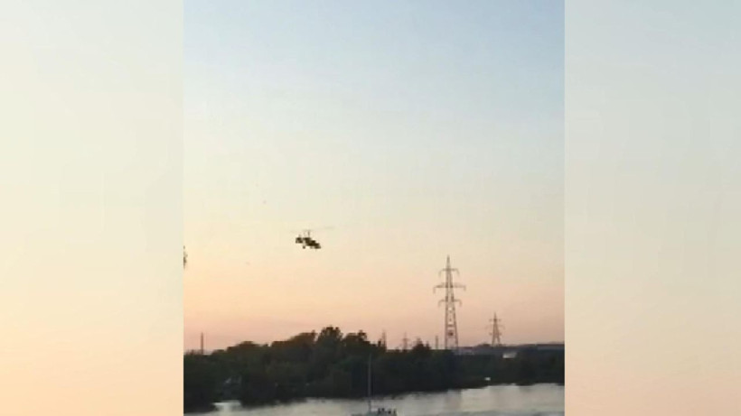 Rusya’da elektrik hattına takılan helikopter nehre düştü - Resim: 2